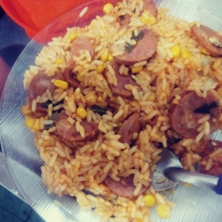 Arroz temperado na panela de pressão