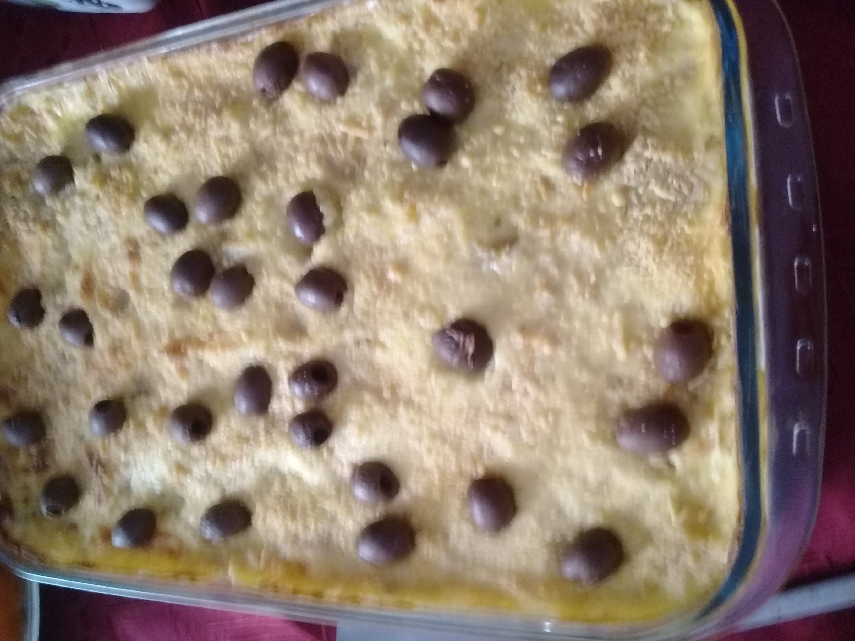 Bacalhoada gratinada com creme de mandioca