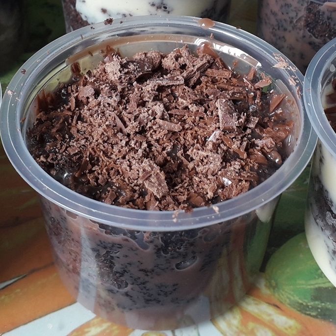 Bolo de pote de chocolate com brigadeiro