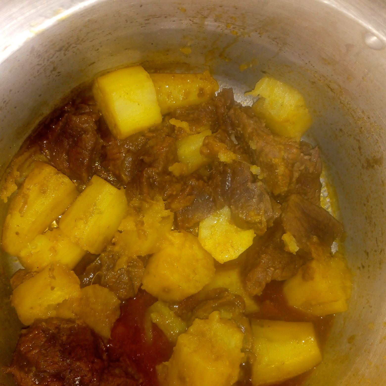 Carne de panela com batata doce