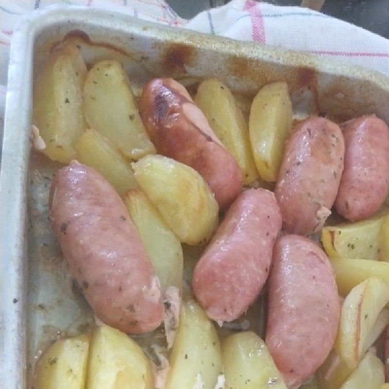 Linguiça toscana no forno com batata