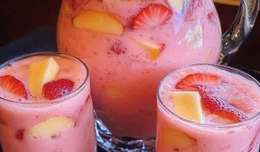 Uma verdadeira explosão de sabores: Punch Refrescante de Frutas..