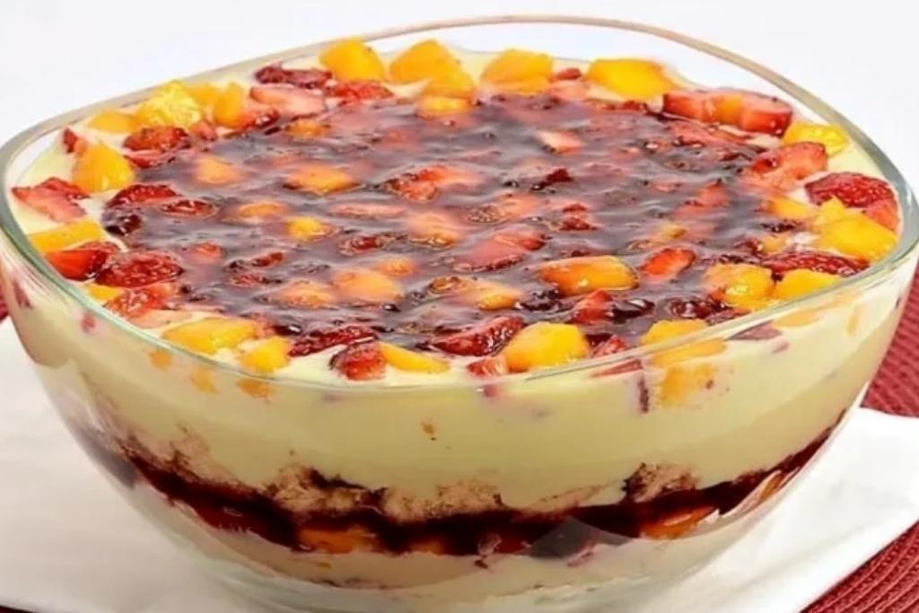 Pavê de frutas de Páscoa, além de ficar lindo é maravilhoso e todo mundo ama!!