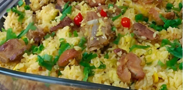 Arroz caipira com costelinha de porco um prato delicioso da fazenda para fazer em sua casa!