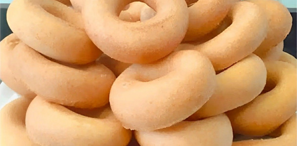 Rosquinha de polvilho leve e fofinha para servir com café da manhã ou no lanchinho da tarde!!