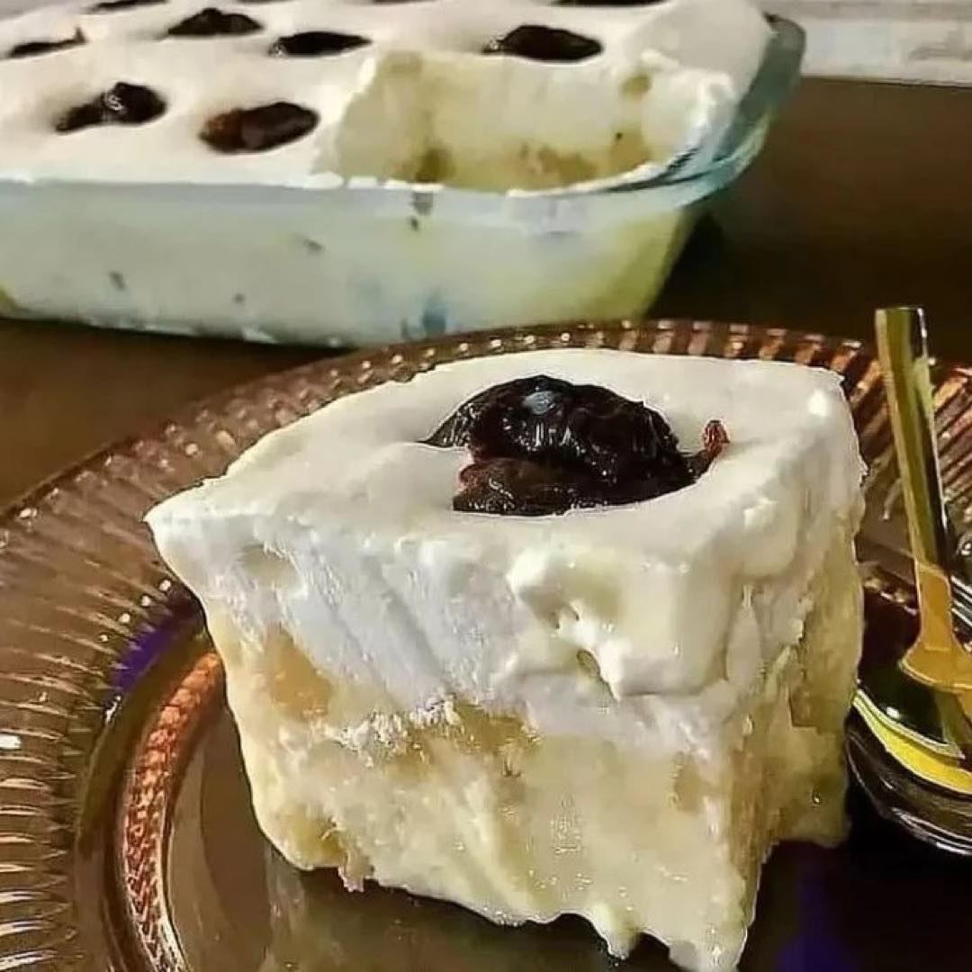 Torta Gelada de Abacaxi com Ameixas ❤️ São três passos!!