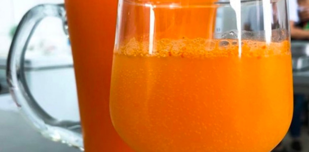 Essa Fanta caseira é maravilhosa, só tomo esse refrigerante, faço 2 litros e deixo na geladeira