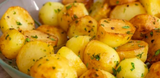 Receita de batata sauté saborosa e nutritiva, combina com qualquer refeição