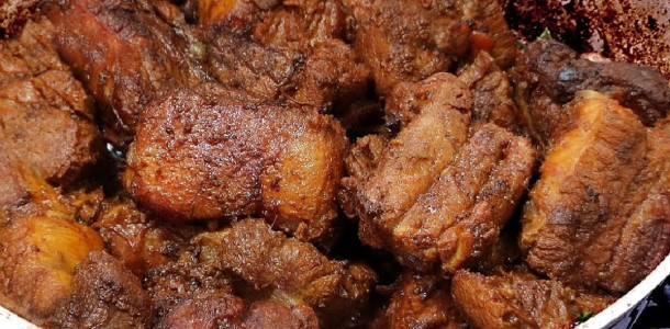 Costelinha de Porco douradinha e suculenta: é fácil de fazer e o sabor é irresistível